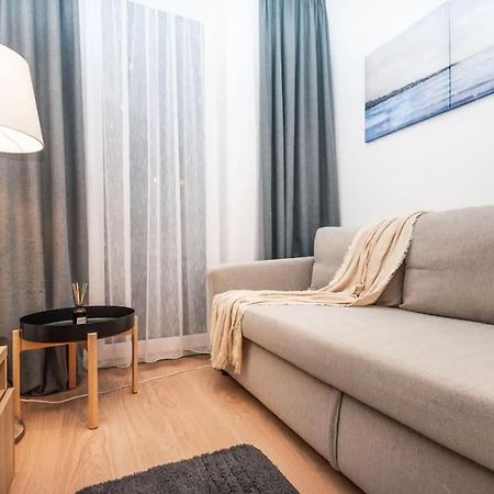 City Center Apartment - Modern & Elegant 브라티슬라바 외부 사진
