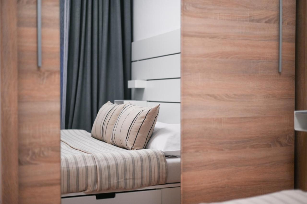 City Center Apartment - Modern & Elegant 브라티슬라바 외부 사진