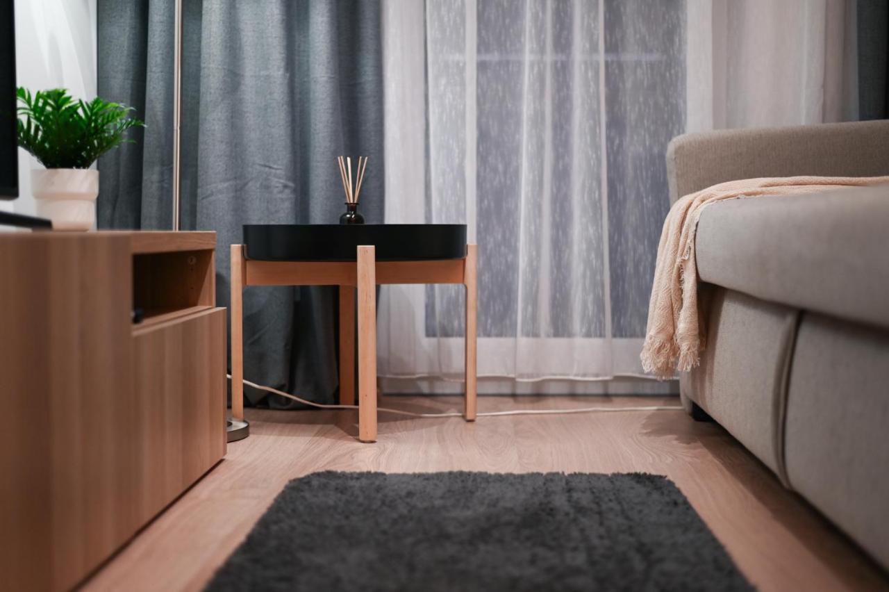 City Center Apartment - Modern & Elegant 브라티슬라바 외부 사진
