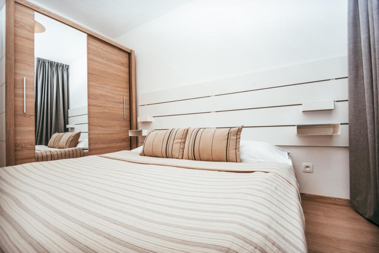 City Center Apartment - Modern & Elegant 브라티슬라바 외부 사진