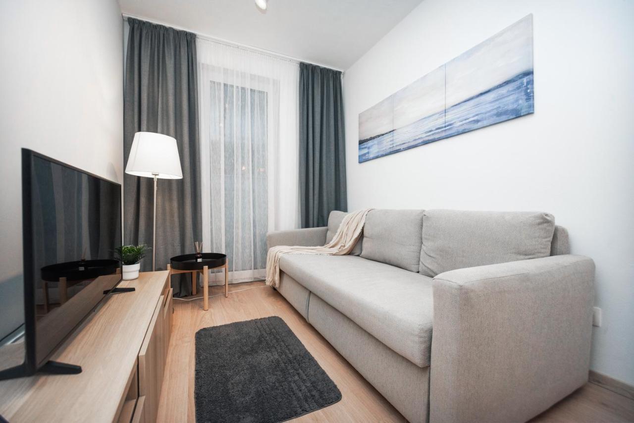 City Center Apartment - Modern & Elegant 브라티슬라바 외부 사진