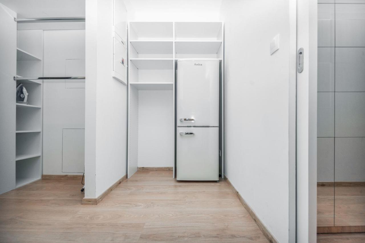 City Center Apartment - Modern & Elegant 브라티슬라바 외부 사진